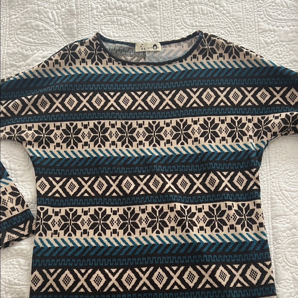 Geometric Pattern Crew Neck Sweater Tunic length Great with leggings!